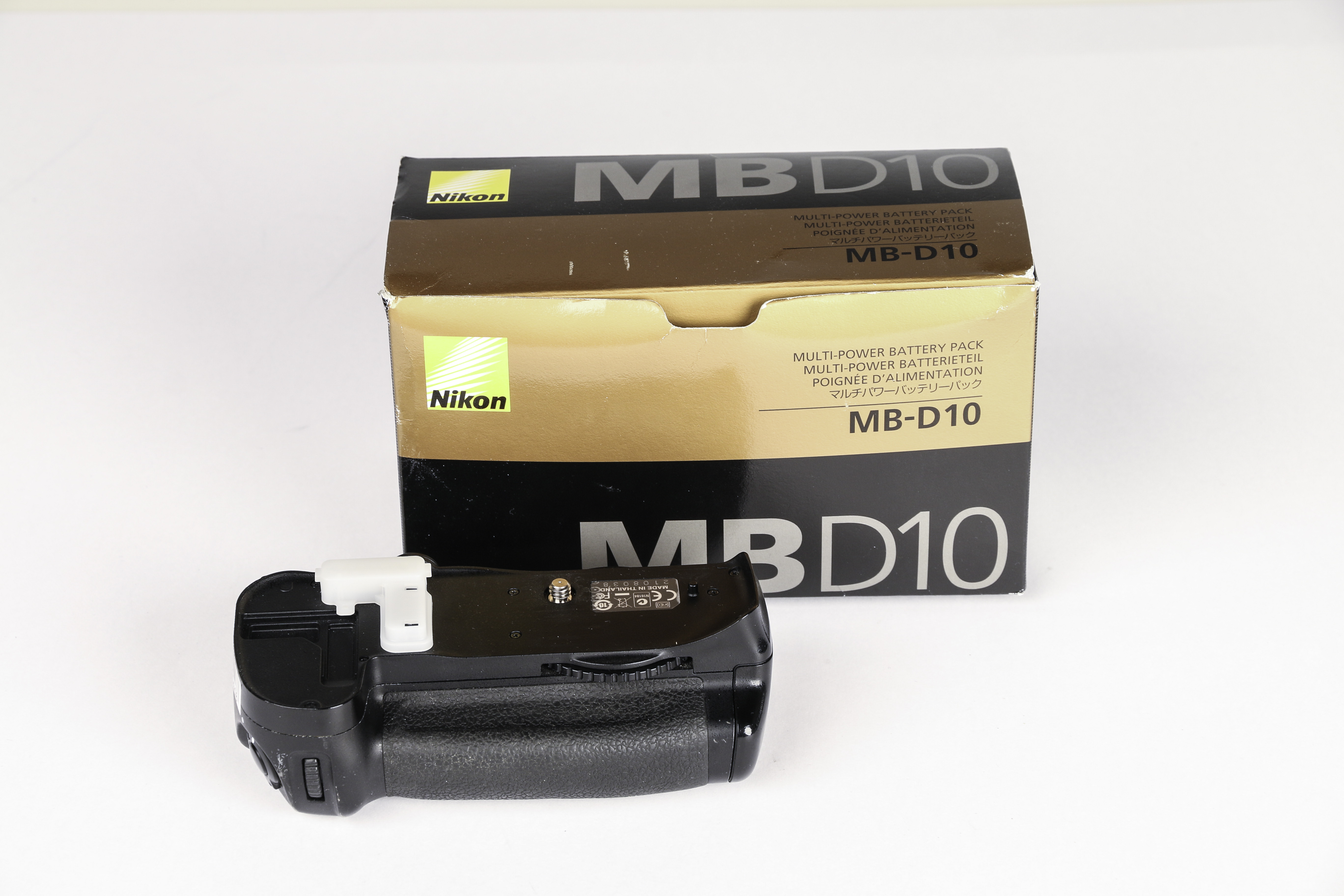 Nikon Batteriegriff MB-D10 gebraucht Bild 01